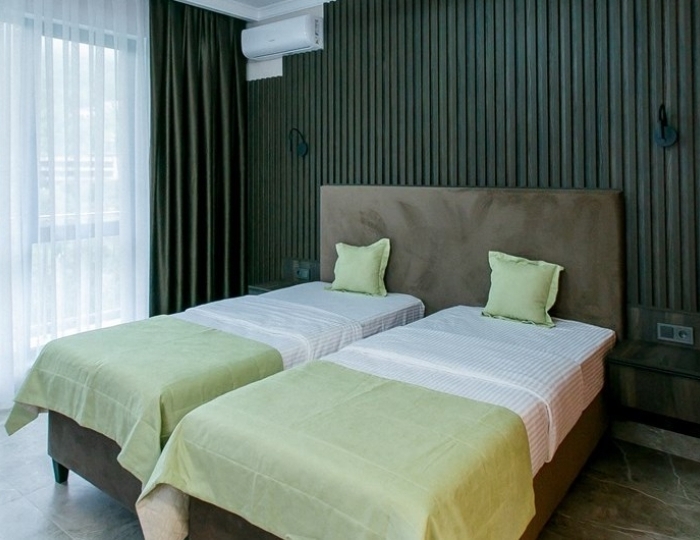 Комфорт Комфорт 2-местный TWIN с видом на парк и балконом - Отель «Бухта мечты» Гагра