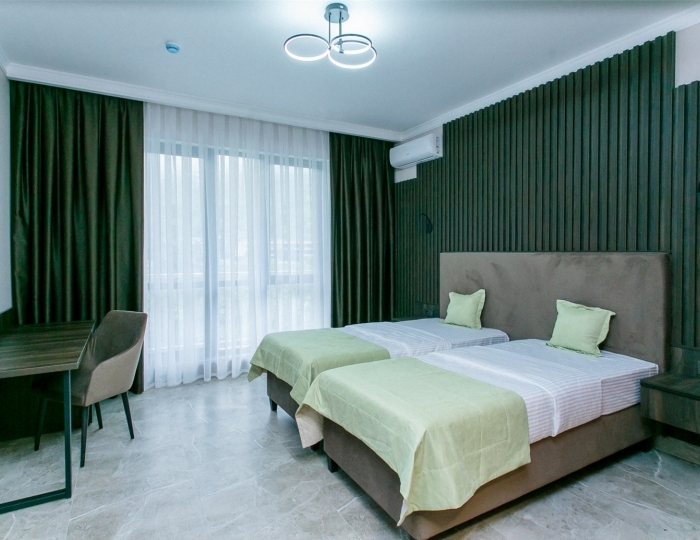 Комфорт Комфорт 2-местный TWIN с видом на парк и балконом - Отель «Бухта мечты» Гагра